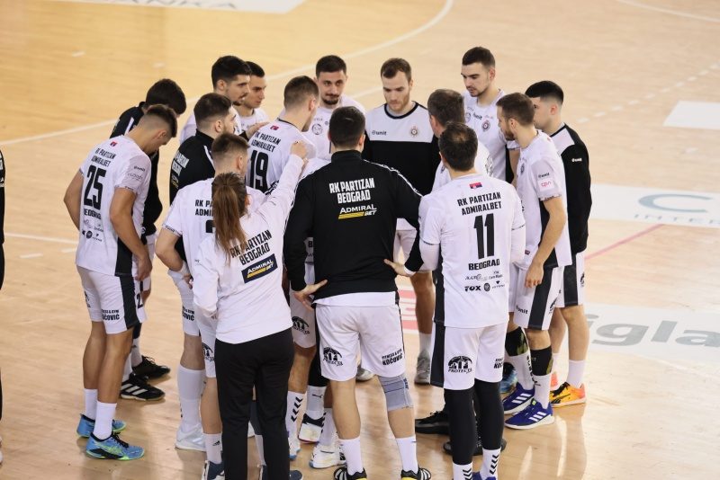 Nikola Zečević; RK Partizan